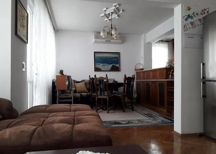 Family Style, Main Street, 20 Minutes From The Sea Apartament *