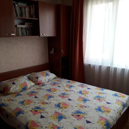 Family Style, Main Street, 20 Minutes From The Sea 아파트 부르가스