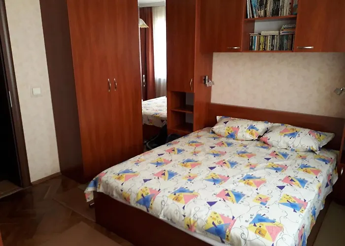 Family Style, Main Street, 20 Minutes From The Sea Бургас